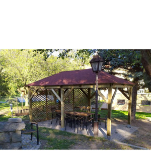 altana ogrodowa drewniana